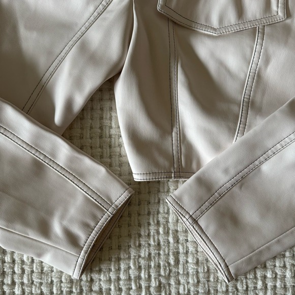 Material - Eco Leather Stitched Crop Jacket - Med - NWT - Picture 4 of 10